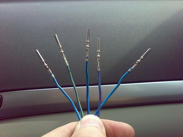 ... and found some! :) Thanks to Ahtis for letting us to use his spare Hayabusa wiring.