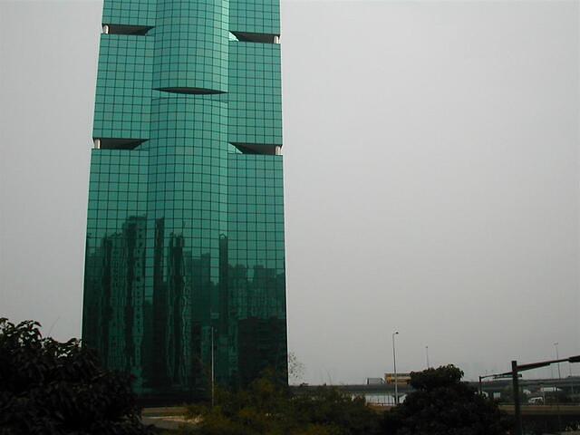 06_glass_tower